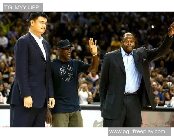 姚明与乔丹同台竞技展现篮球魅力引发全球热议