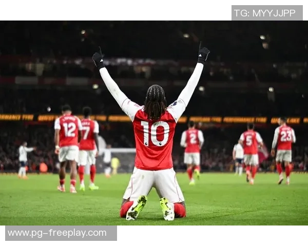 英超激战：皇马小胜AC米兰帽子戏法引爆全场精彩瞬间回顾