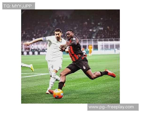 中超激战：利物浦与AC米兰1比1平点球大战引发争议判罚全场沸腾